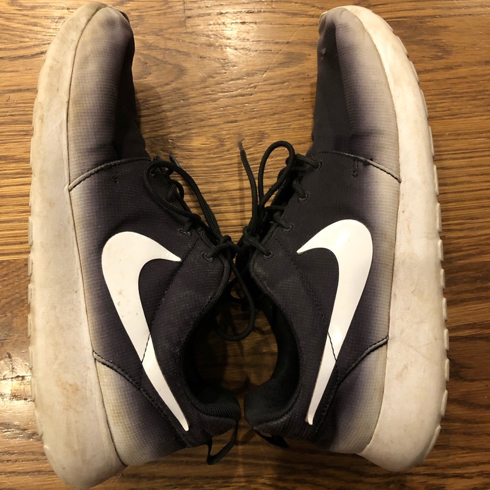 Nike Roshe Black Ombre Size 9